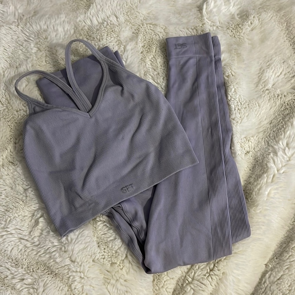 SET ACTIVE light purple sculptflex set (sports bra/tank and leggings)